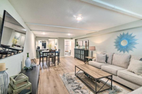 Dog-Friendly Galveston Home 1 Mi to Seawall